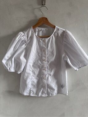 GAP - Women’s White Button-Up Blouse with Puff Sleeves